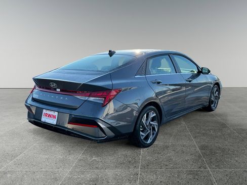 New 2025 Hyundai Elantra SEL image 5