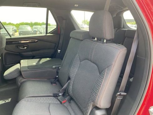 Used 2023 Honda Pilot Sport image 11