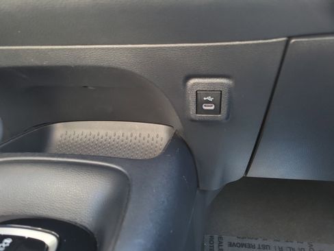 Certified 2024 Toyota Corolla LE image 32