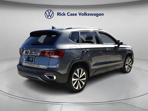 Used 2022 Volkswagen Taos SE w/ Driver Assistance Package image 7