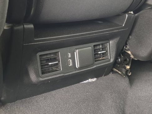 Used 2024 Chevrolet Silverado 2500 LT AWD/4WD image 32