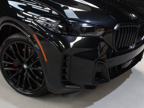 Used 2025 BMW X5 sDrive40i w/ M Sport Package RWD image 11