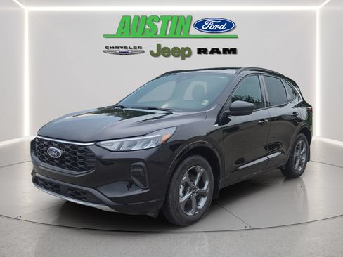 Used 2024 Ford Escape ST-Line w/ Tech Pack #1 AWD/4WD image 1