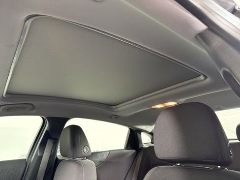 Used 2024 Chevrolet Malibu LT image 2