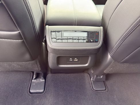 Certified 2025 Nissan Pathfinder SL w/ SL Premium Package image 32