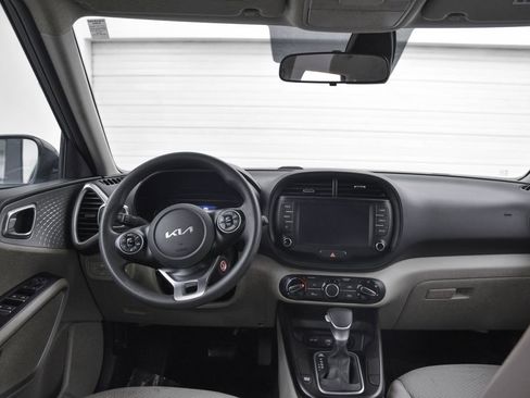 Used 2022 Kia Soul LX w/ Technology Package image 23