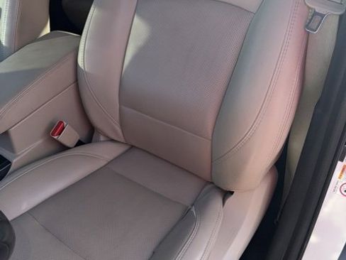 Used 2019 Subaru Outback 2.5i Limited w/ Popular Package #2 image 17