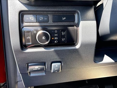Used 2024 Ford F250 Lariat w/ Lariat Ultimate Package AWD/4WD image 36