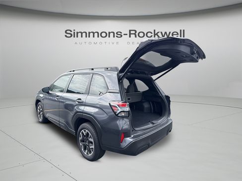 Used 2025 Subaru Forester Premium AWD/4WD image 8