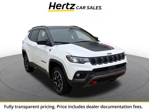 Used 2025 Jeep Compass Trailhawk AWD/4WD image 1