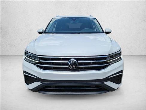 Used 2023 Volkswagen Tiguan SE FWD image 2