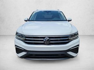Used 2023 Volkswagen Tiguan SE FWD video 2
