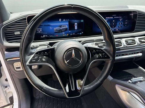 Used 2024 Mercedes-Benz GLS 450 4MATIC image 24