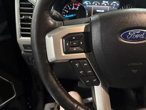 Used 2017 Ford F250 Lariat w/ Lariat Ultimate Package AWD/4WD image 17