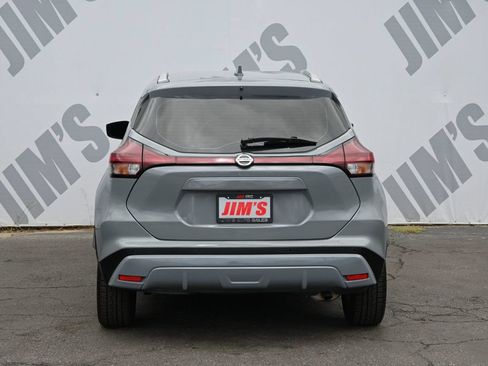 Used 2021 Nissan Kicks SV FWD image 6