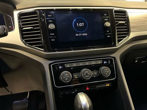 Certified 2023 Volkswagen Atlas Cross Sport SE FWD image 25