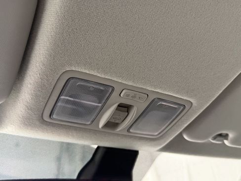 Used 2025 Hyundai Venue SEL FWD image 20