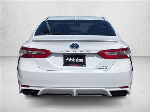 Used 2019 Toyota Camry SE w/ Sunroof Package FWD image 7