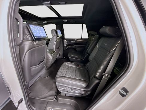 Used 2021 Cadillac Escalade Sport Platinum w/ LPO, ONYX Package AWD/4WD image 21