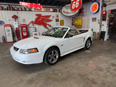 Used 2000 Ford Mustang GT RWD image 18