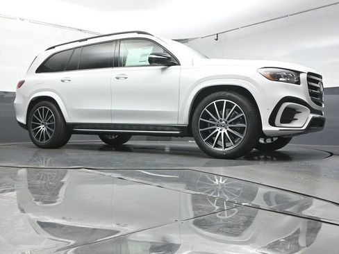 Used 2026 Mercedes-Benz GLS 450 4MATIC image 39