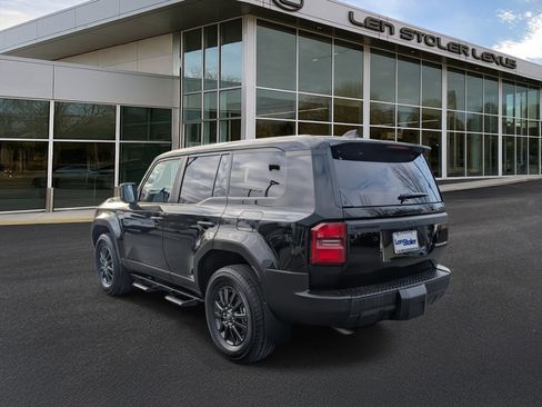 Used 2024 Toyota Land Cruiser image 5