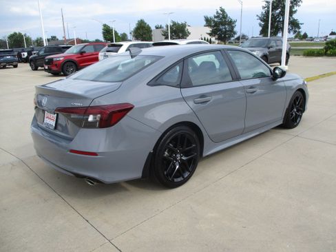 Used 2025 Honda Civic Sport image 6