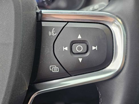 Certified 2023 Volvo XC40 B5 Ultimate w/ Protection Package Premier AWD/4WD image 34