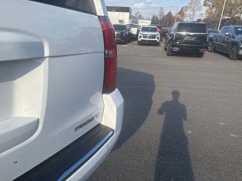 Used 2019 Chevrolet Suburban Premier image 37