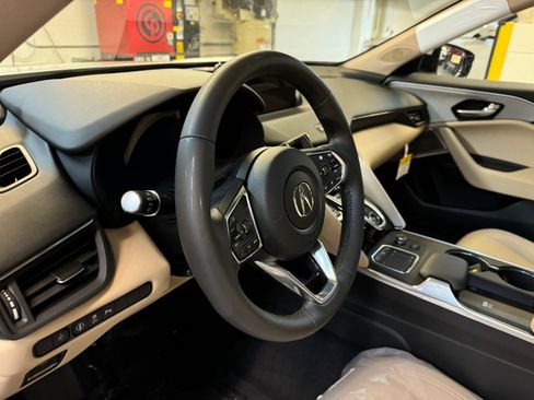 Certified 2025 Acura TLX w/ Technology Package image 39