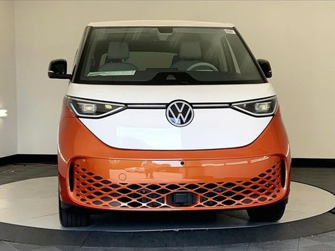 New 2025 Volkswagen ID. Buzz 1st Edition image 3