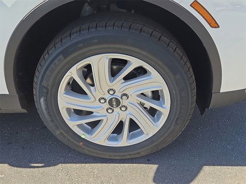 New 2026 Lincoln Corsair Premiere image 7