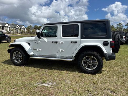 Used 2019 Jeep Wrangler Unlimited Sahara w/ Dual Top Group image 5