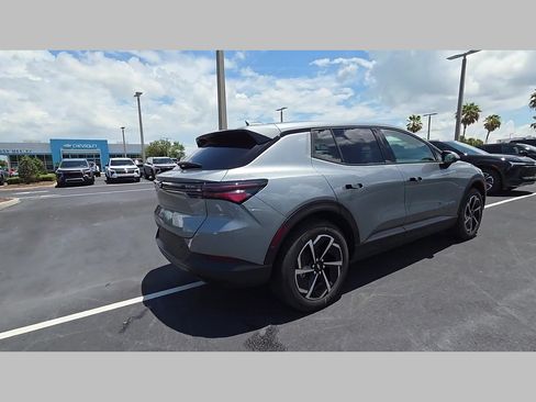 New 2026 Chevrolet Equinox EV LT FWD image 18