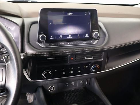 Used 2023 Nissan Rogue S image 5