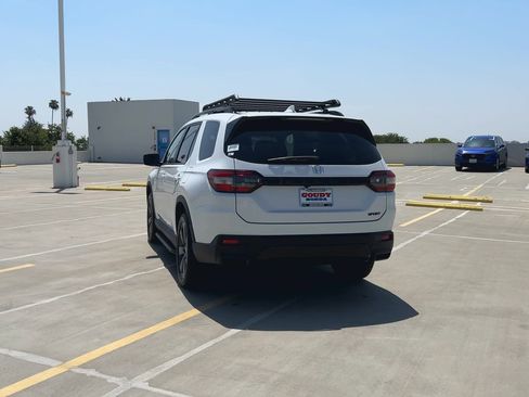 New 2026 Honda Pilot Sport image 7