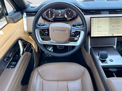 Used 2025 Land Rover Range Rover SE image 17