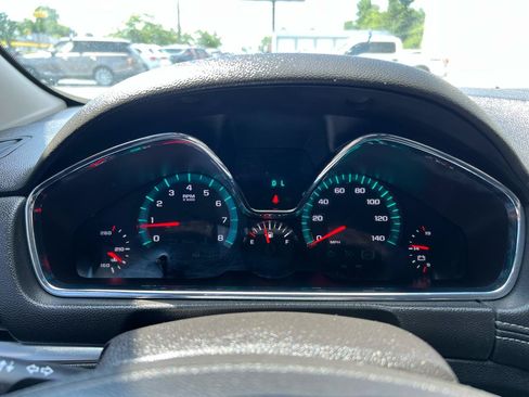 Used 2017 Chevrolet Traverse LT w/ Style and Technology Package FWD image 18