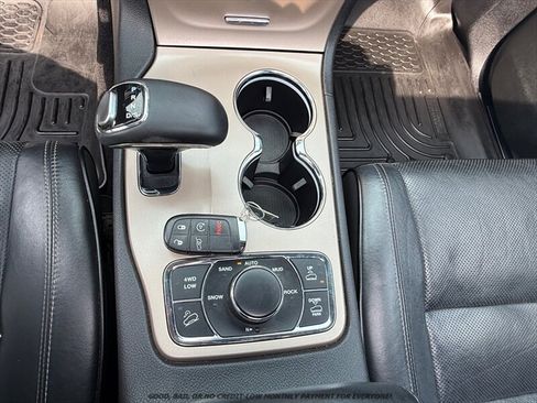 Used 2014 Jeep Grand Cherokee Overland AWD/4WD image 29