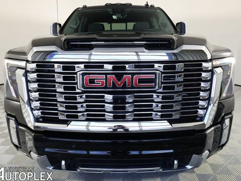 Used 2024 GMC Sierra 2500 Denali w/ Denali Reserve Package AWD/4WD image 2