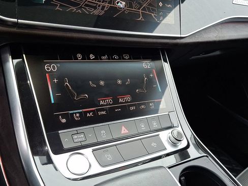 Used 2020 Audi Q8 Premium Plus w/ Premium Plus Package AWD/4WD image 17