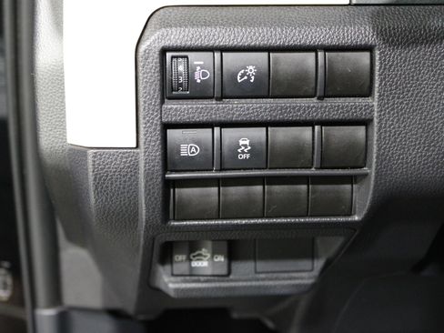 Used 2024 Toyota Tacoma TRD Off-Road AWD/4WD image 7