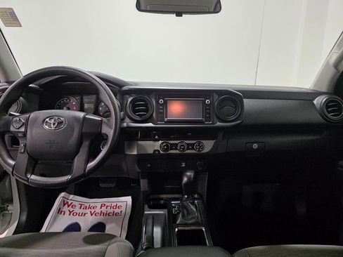 Used 2016 Toyota Tacoma SR image 2