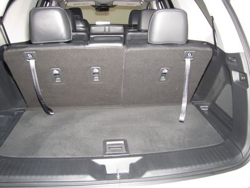 Used 2025 Honda Pilot Touring image 17