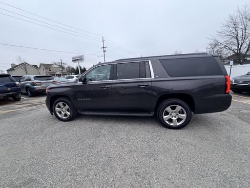 Used 2016 Chevrolet Suburban LT image 27