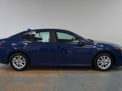 Used 2025 Toyota Camry LE image 6