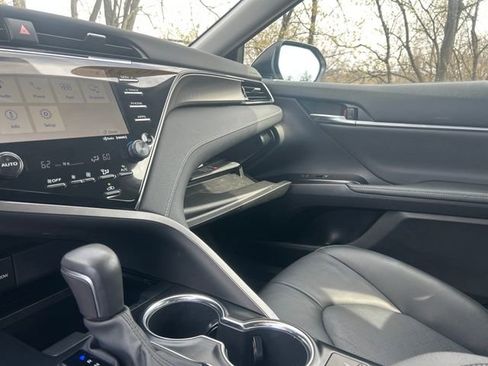Used 2020 Toyota Camry XSE image 20
