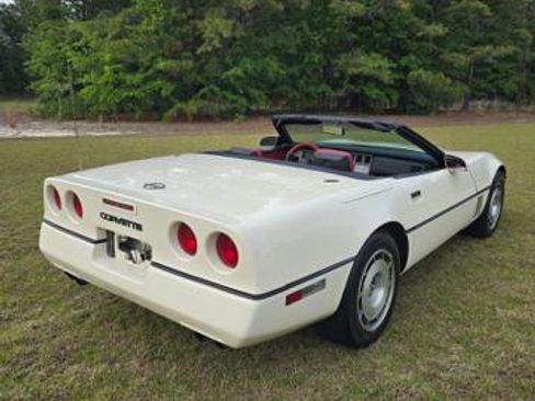 Used 1987 Chevrolet Corvette Convertible RWD image 4