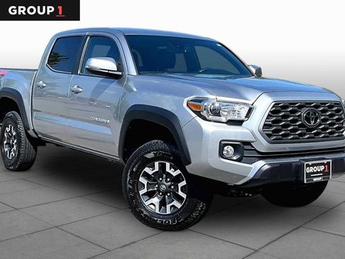 Used 2023 Toyota Tacoma TRD Off-Road AWD/4WD image 3