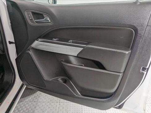 Used 2022 Chevrolet Colorado LT w/ Fleet Safety Package image 17